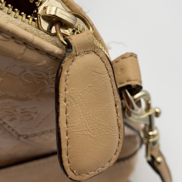 Black Friday Sale❗️Guess faux patent leather Reiko dome beige bag - Picture 10 of 17